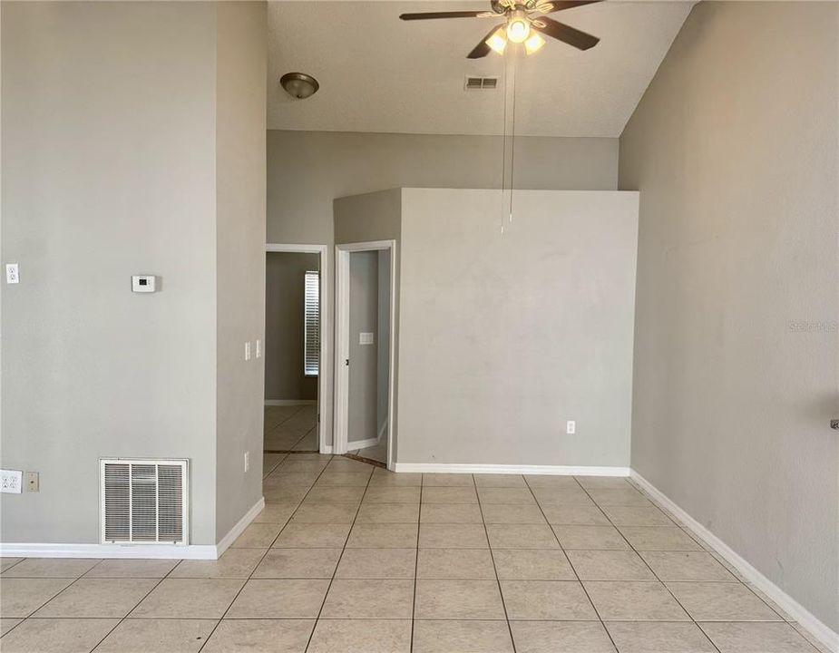 待售: $360,000 (3 贝兹, 2 浴室, 1237 平方英尺)