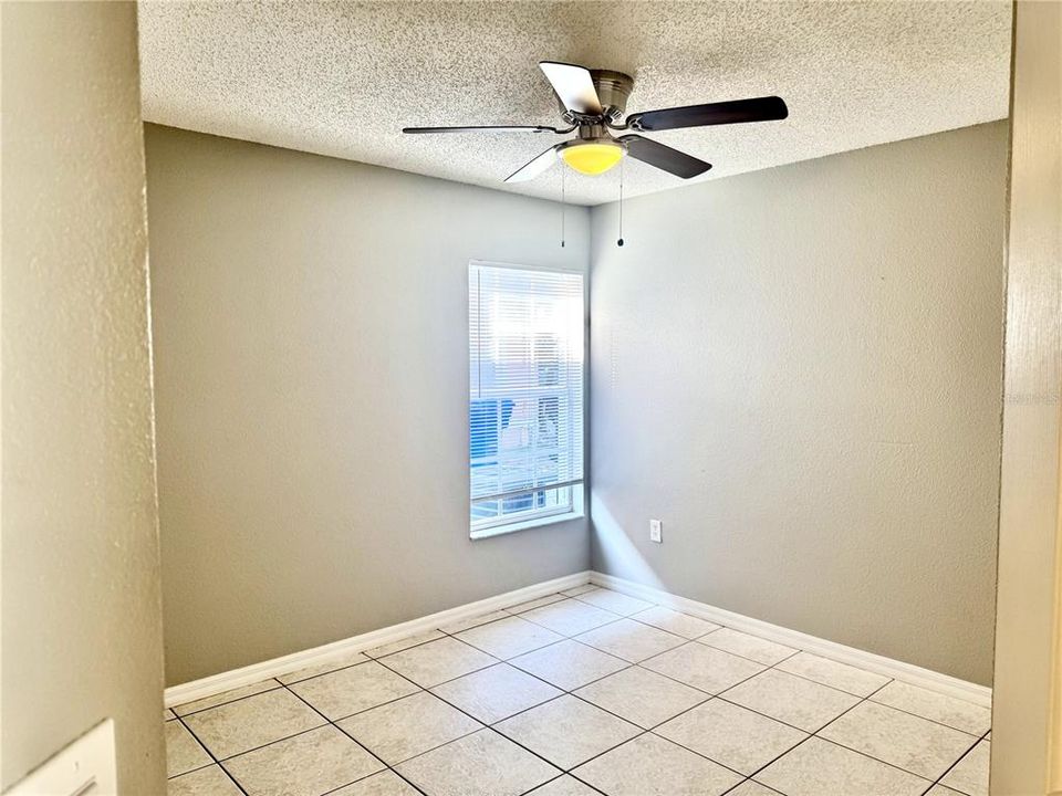 待售: $360,000 (3 贝兹, 2 浴室, 1237 平方英尺)