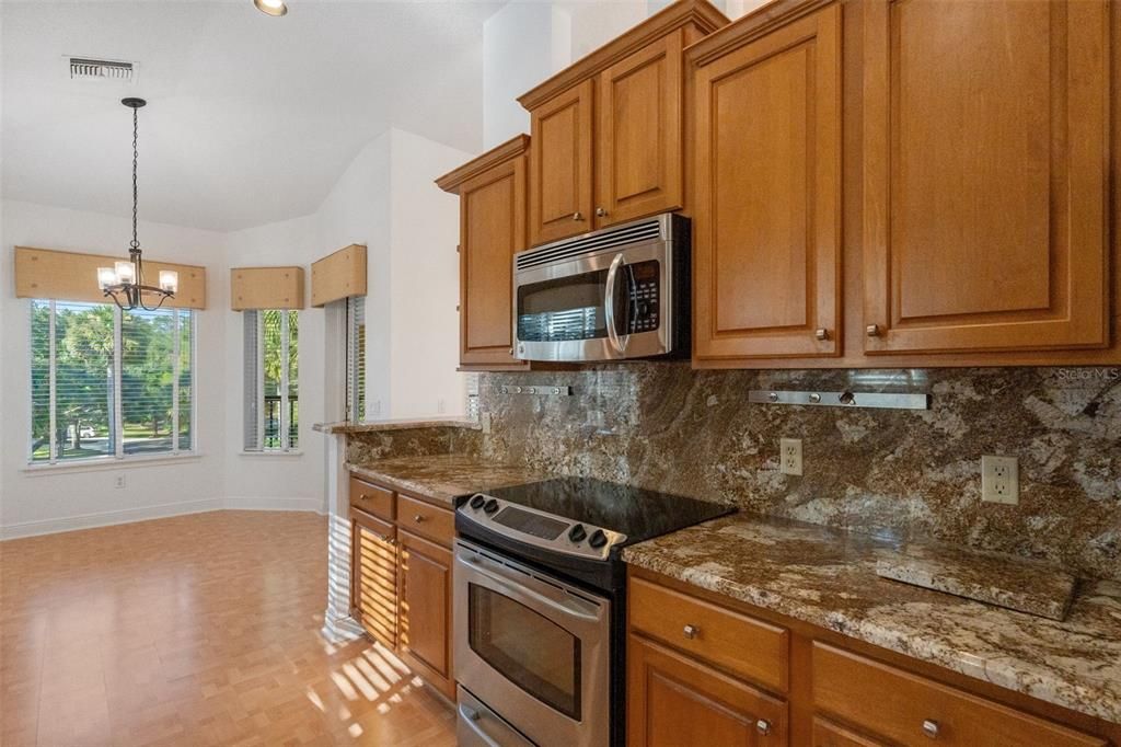 На продажу: $299,000 (3 спален, 2 ванн, 2010 Квадратных фут)