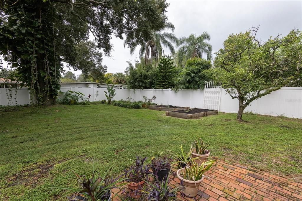 For Rent: $3,240 (4 beds, 3 baths, 1736 Square Feet)