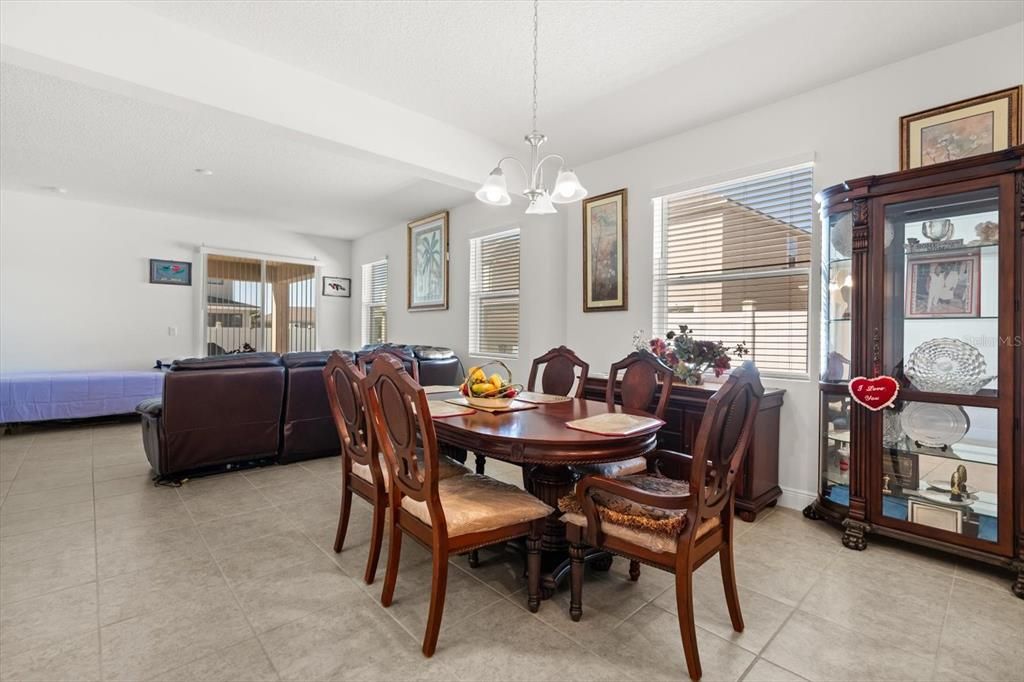 На продажу: $490,000 (4 спален, 3 ванн, 2282 Квадратных фут)