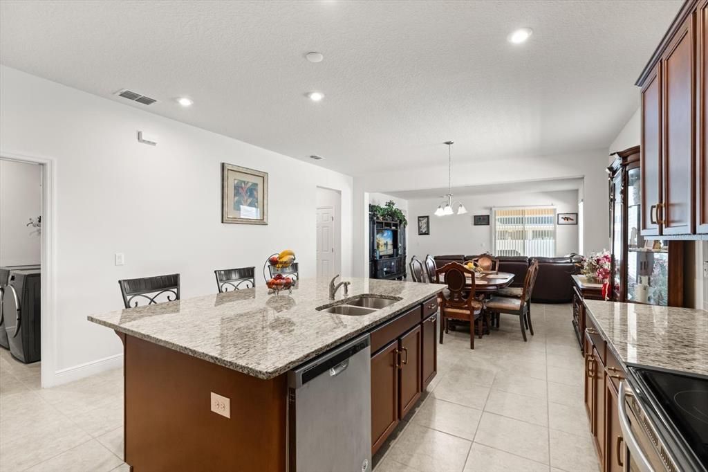 На продажу: $490,000 (4 спален, 3 ванн, 2282 Квадратных фут)