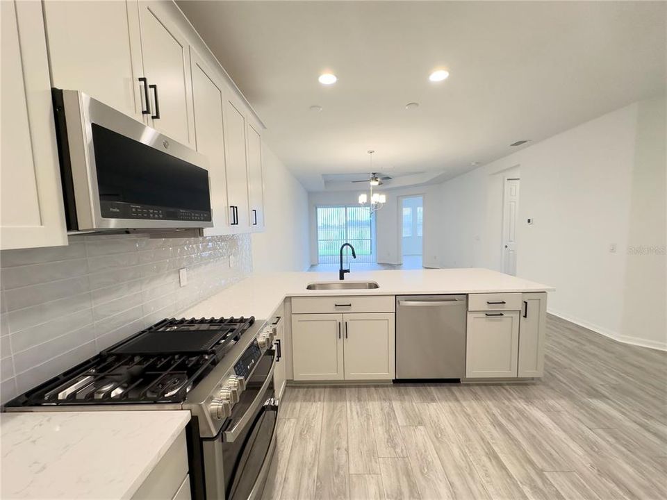 For Rent: $3,000 (2 beds, 2 baths, 1432 Square Feet)