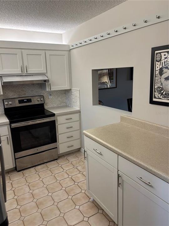 待售: $239,000 (2 贝兹, 2 浴室, 1110 平方英尺)