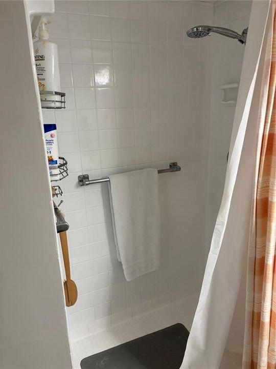 待售: $239,000 (2 贝兹, 2 浴室, 1110 平方英尺)