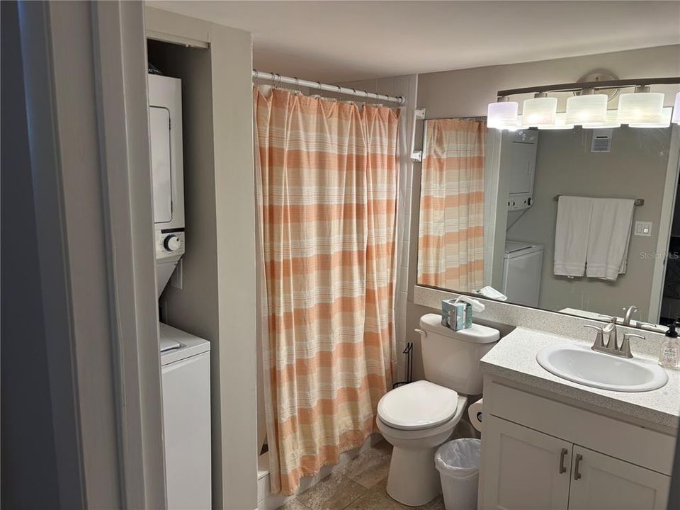 待售: $239,000 (2 贝兹, 2 浴室, 1110 平方英尺)