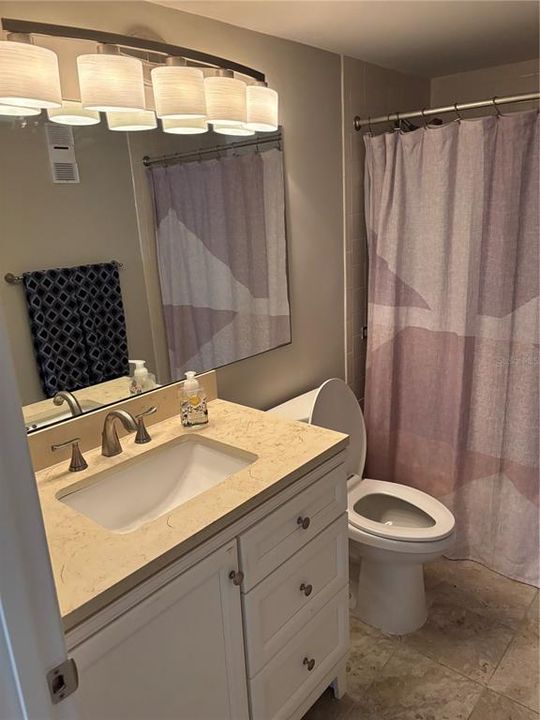 待售: $239,000 (2 贝兹, 2 浴室, 1110 平方英尺)