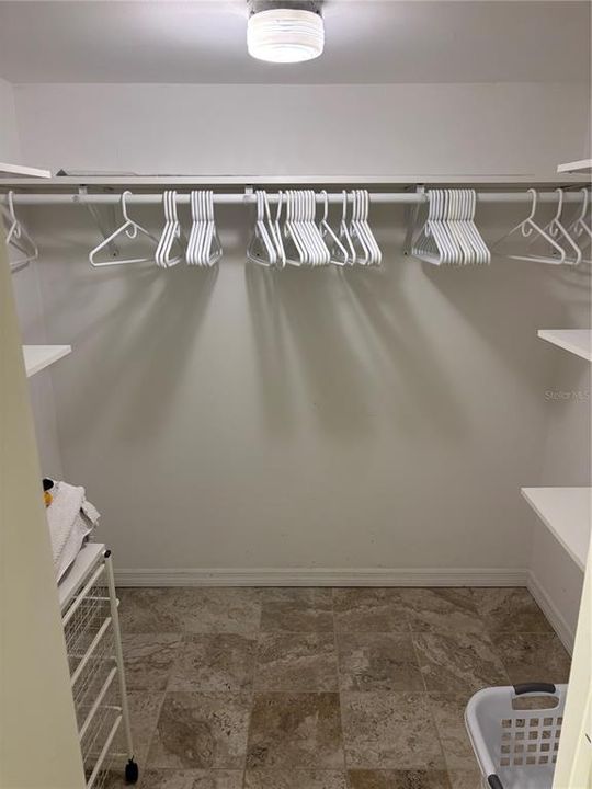 待售: $239,000 (2 贝兹, 2 浴室, 1110 平方英尺)