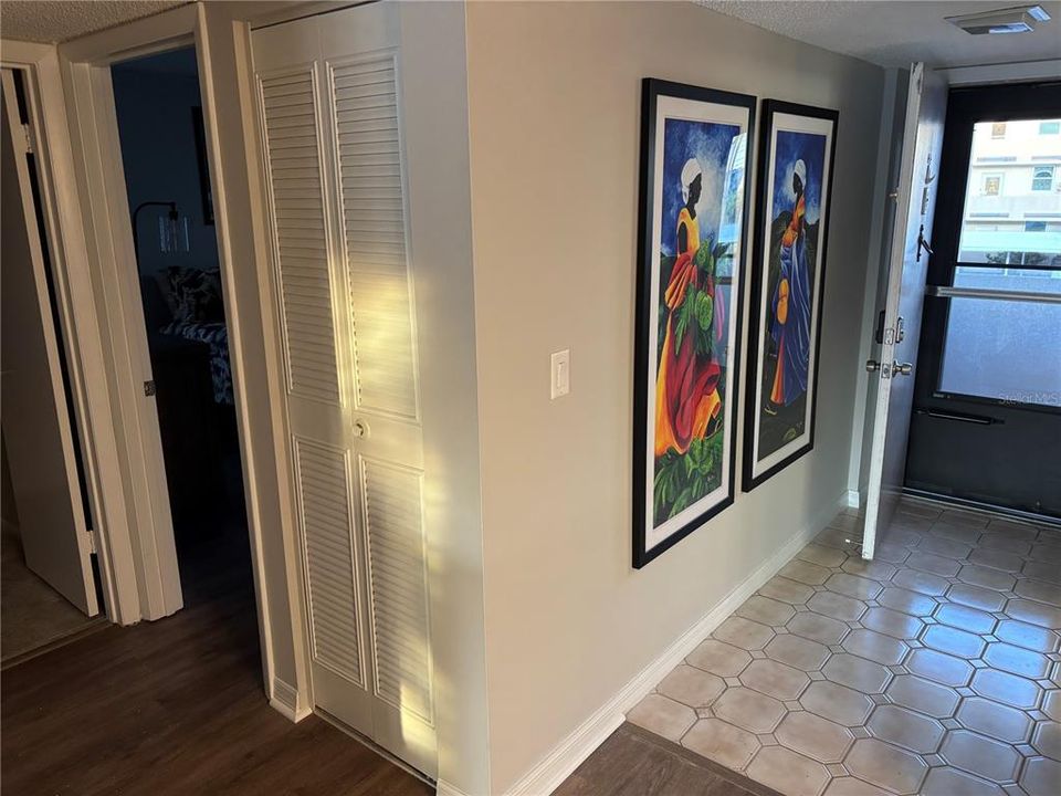 待售: $239,000 (2 贝兹, 2 浴室, 1110 平方英尺)