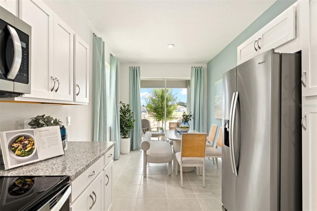 На продажу: $334,990 (3 спален, 2 ванн, 1704 Квадратных фут)