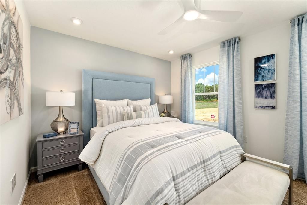 На продажу: $334,990 (3 спален, 2 ванн, 1704 Квадратных фут)