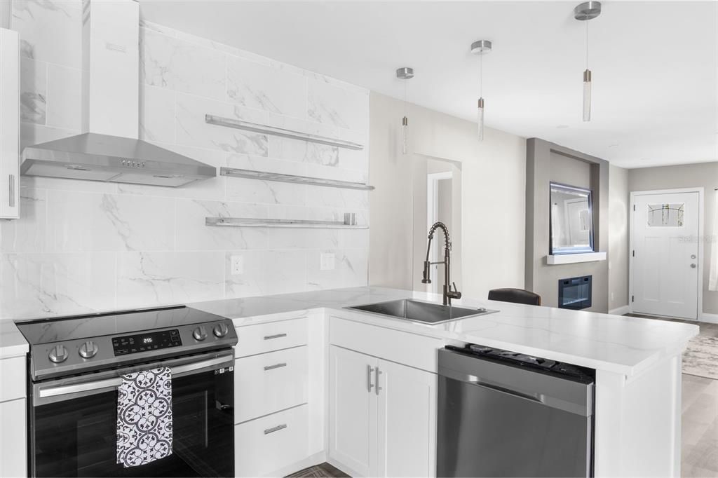 En Venta: $395,000 (3 camas, 2 baños, 1142 Pies cuadrados)