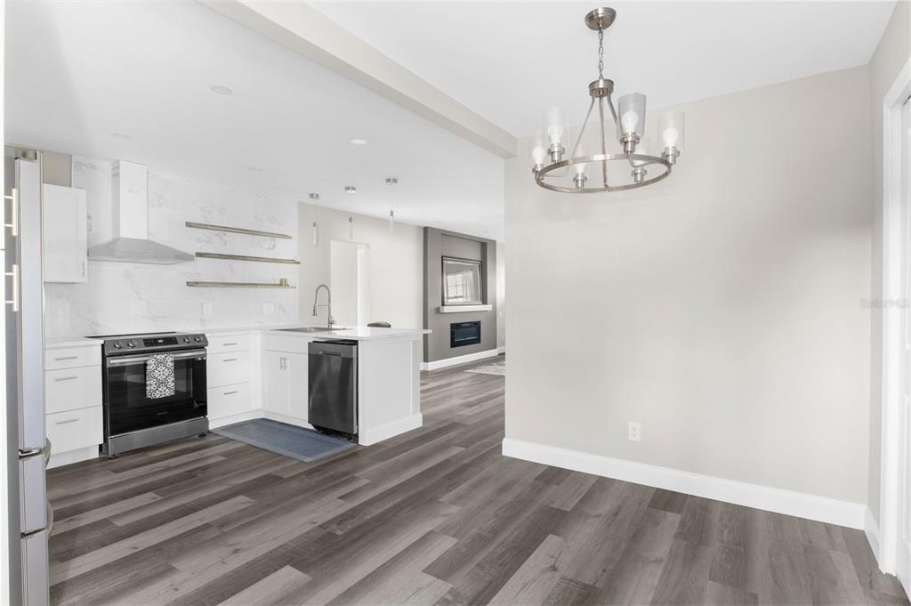 En Venta: $395,000 (3 camas, 2 baños, 1142 Pies cuadrados)