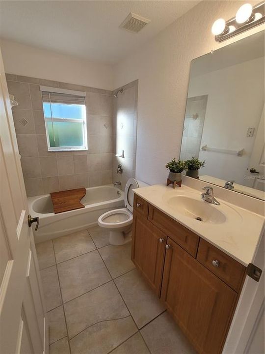 For Sale: $295,000 (3 beds, 2 baths, 1669 Square Feet)