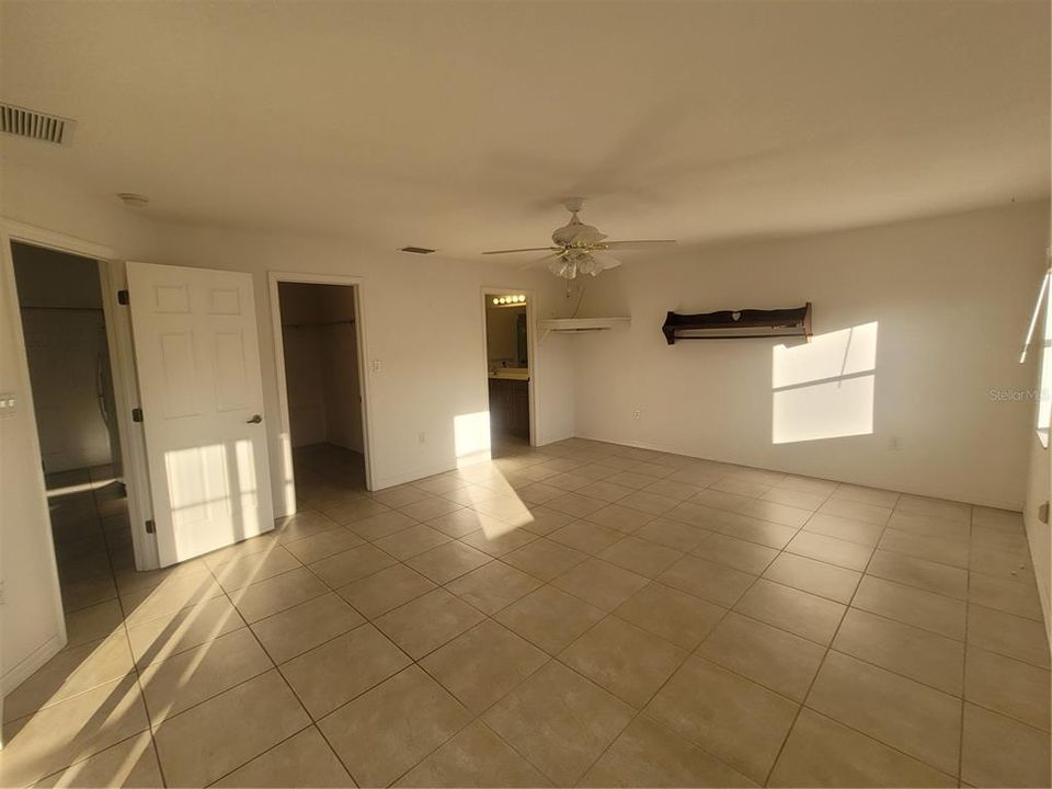 For Sale: $295,000 (3 beds, 2 baths, 1669 Square Feet)