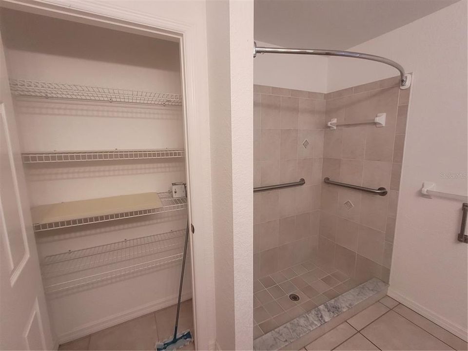 For Sale: $295,000 (3 beds, 2 baths, 1669 Square Feet)