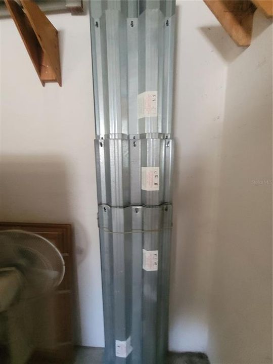 For Sale: $295,000 (3 beds, 2 baths, 1669 Square Feet)