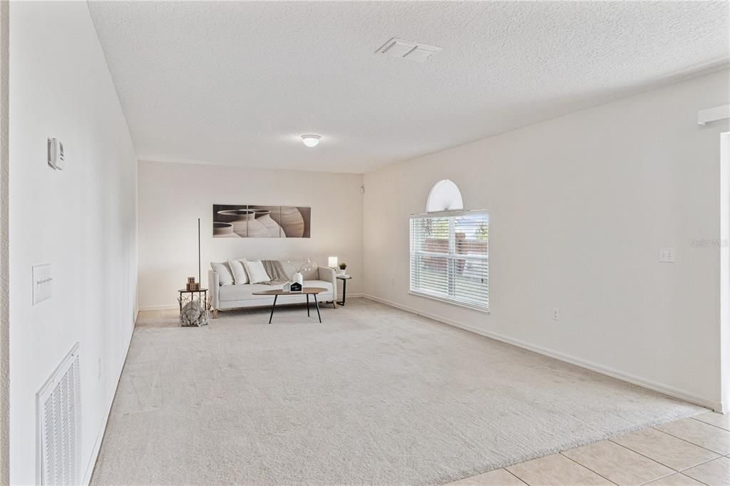 待售: $380,000 (4 贝兹, 2 浴室, 2924 平方英尺)