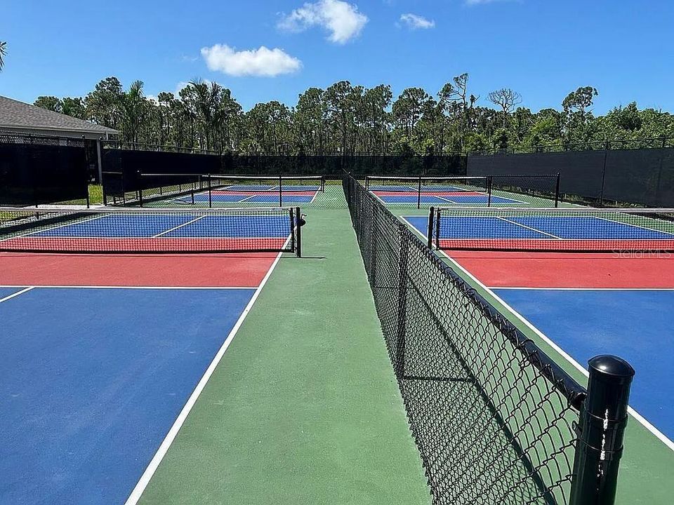 待售: $425,000 (3 贝兹, 3 浴室, 2201 平方英尺)