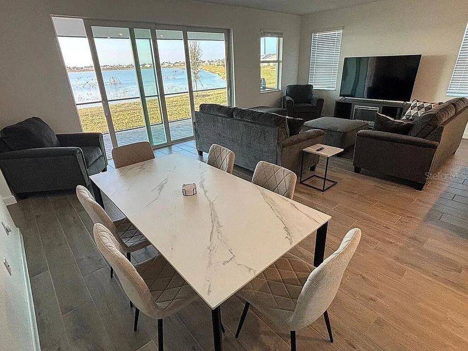 待售: $425,000 (3 贝兹, 3 浴室, 2201 平方英尺)