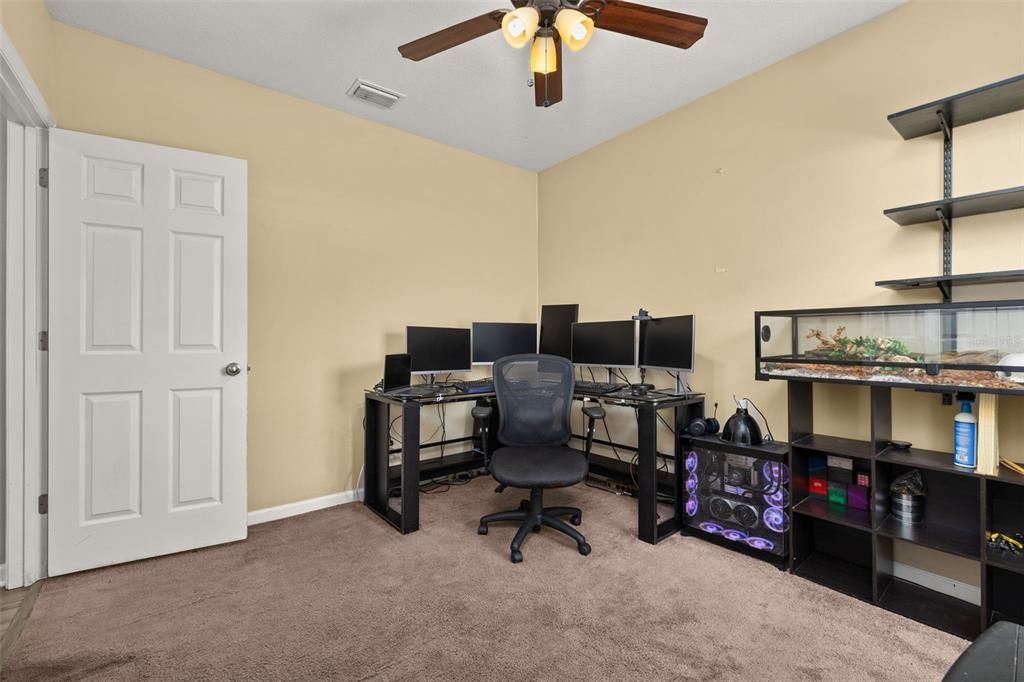 For Sale: $399,900 (4 beds, 2 baths, 1873 Square Feet)