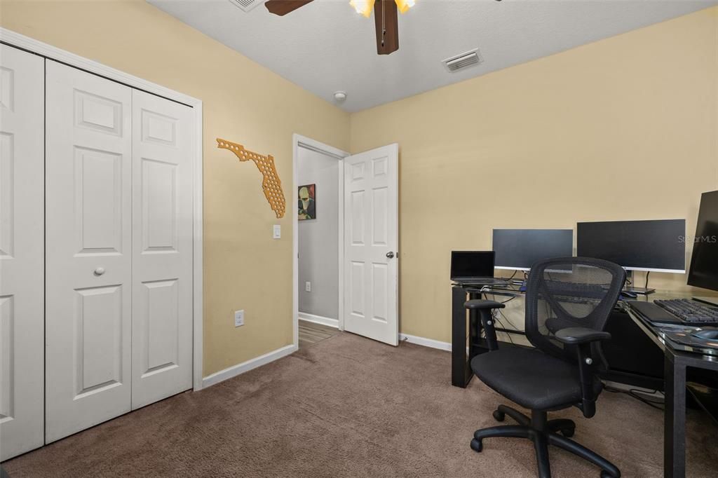 For Sale: $399,900 (4 beds, 2 baths, 1873 Square Feet)