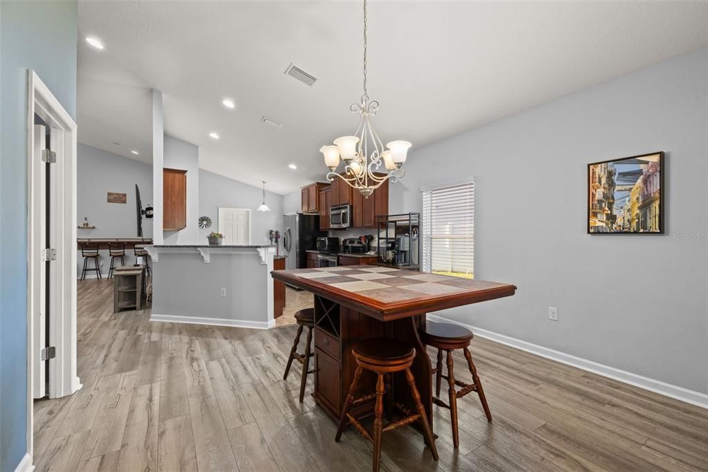 For Sale: $399,900 (4 beds, 2 baths, 1873 Square Feet)