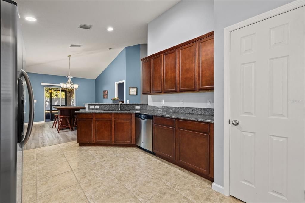 For Sale: $399,900 (4 beds, 2 baths, 1873 Square Feet)