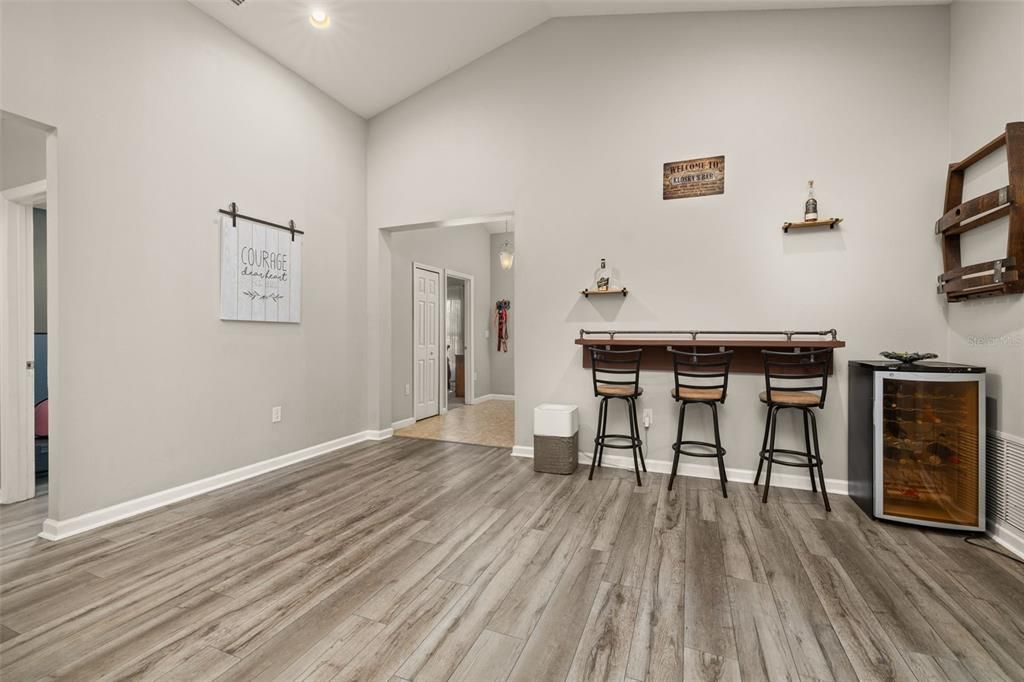 For Sale: $399,900 (4 beds, 2 baths, 1873 Square Feet)