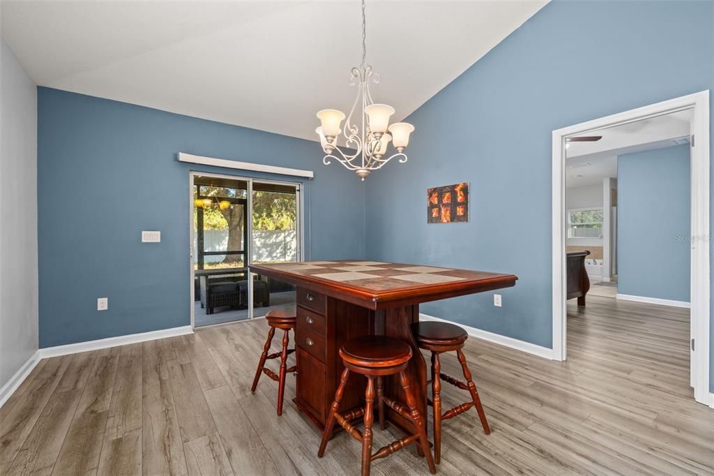 For Sale: $399,900 (4 beds, 2 baths, 1873 Square Feet)