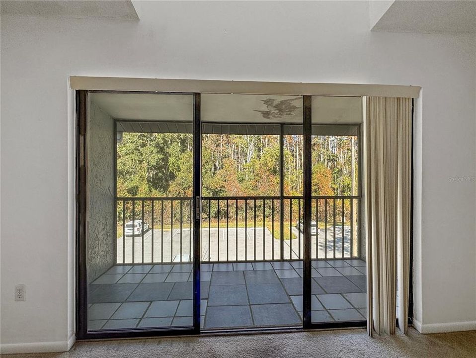 For Rent: $2,000 (2 beds, 2 baths, 979 Square Feet)