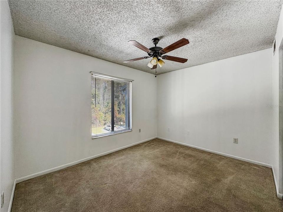 For Rent: $2,000 (2 beds, 2 baths, 979 Square Feet)
