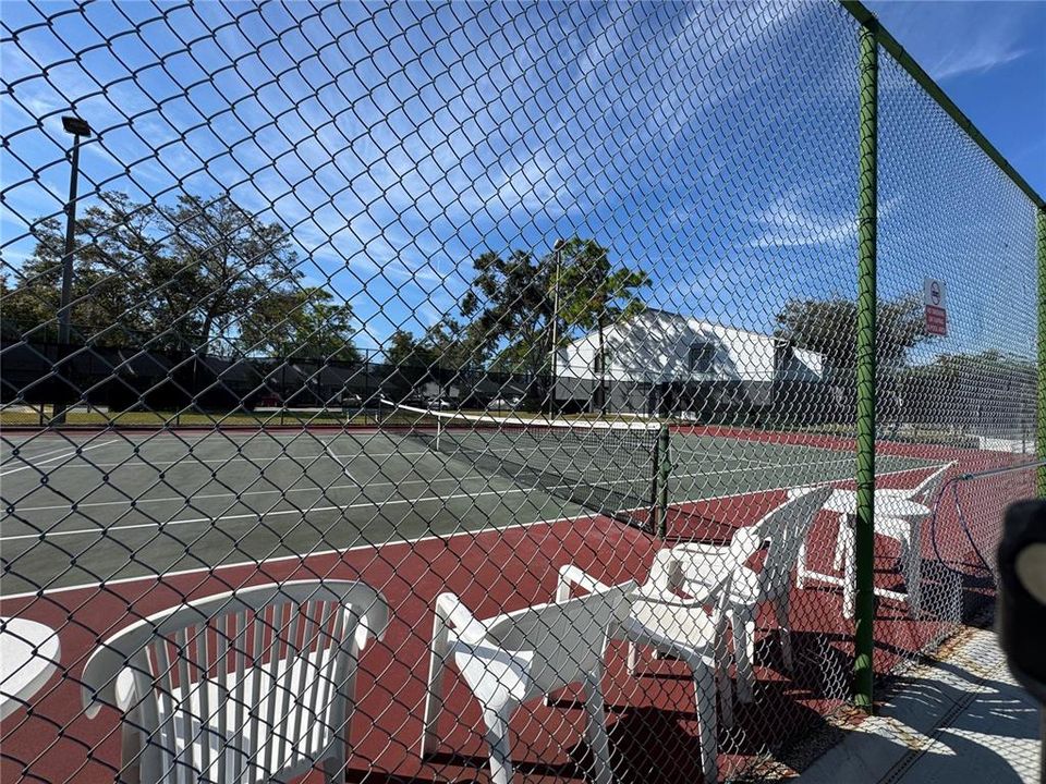 For Rent: $2,000 (2 beds, 2 baths, 979 Square Feet)