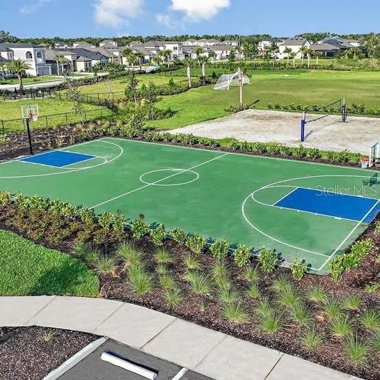 待售: $615,000 (4 贝兹, 3 浴室, 2600 平方英尺)