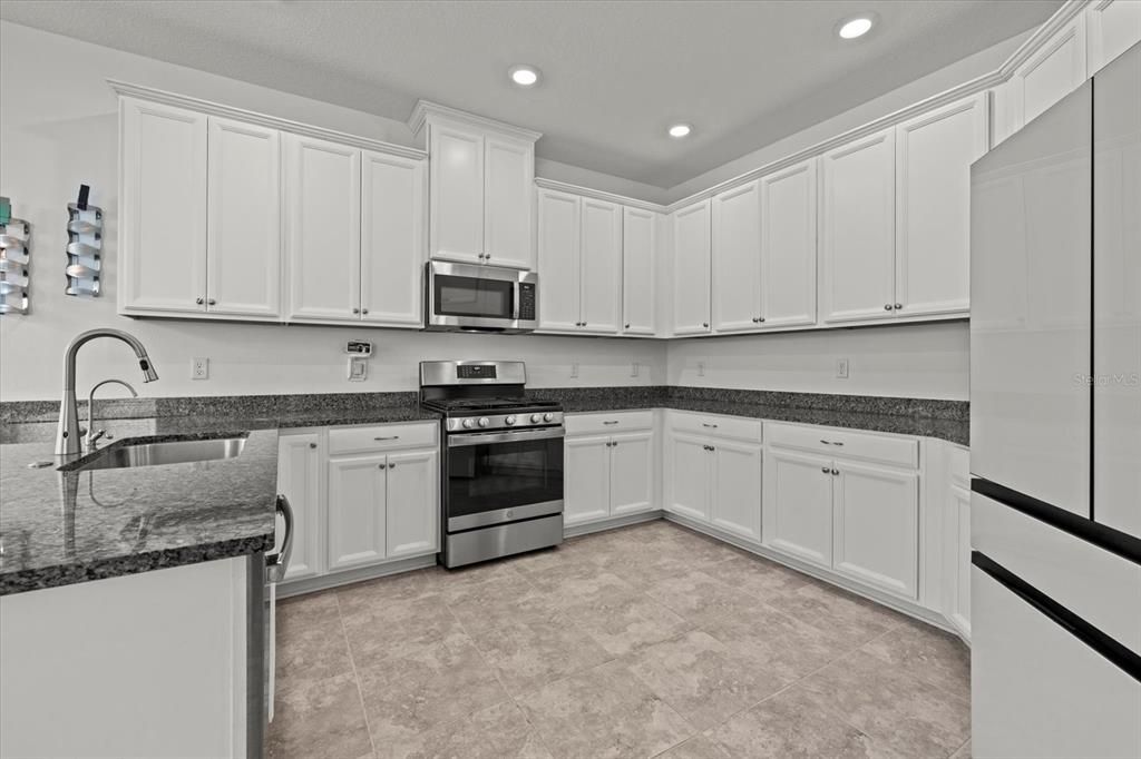 待售: $615,000 (4 贝兹, 3 浴室, 2600 平方英尺)