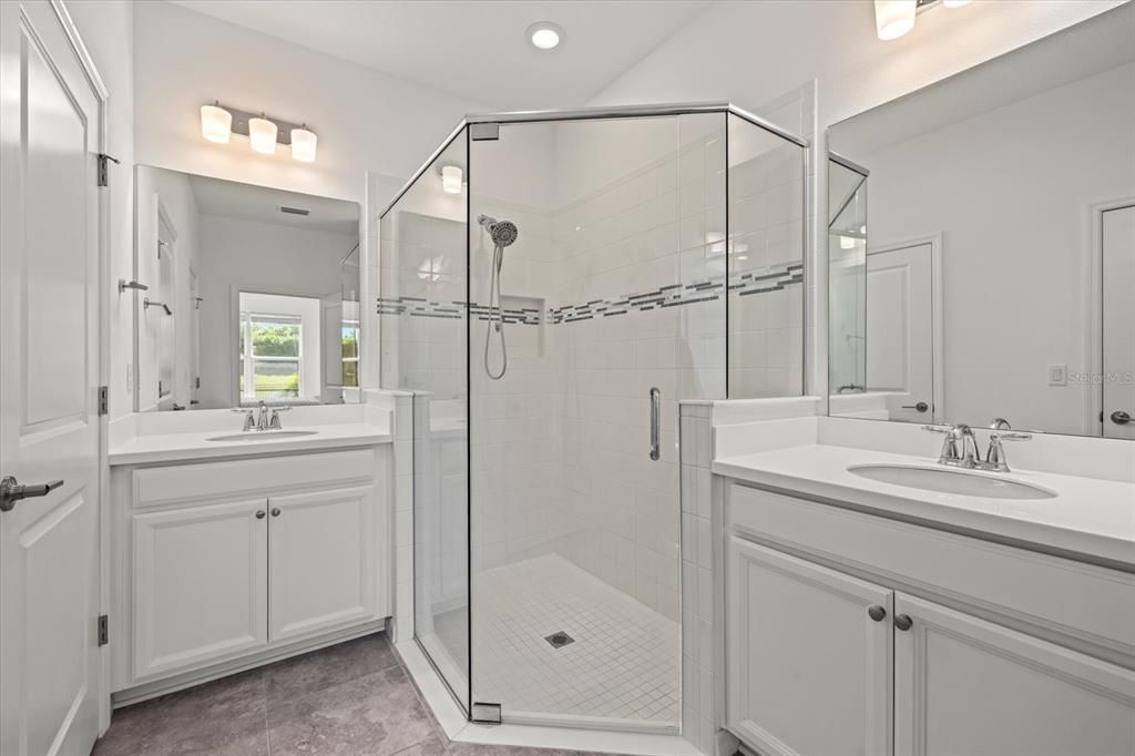 待售: $615,000 (4 贝兹, 3 浴室, 2600 平方英尺)