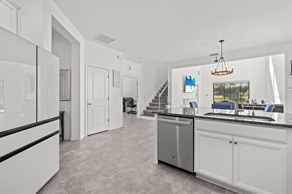 待售: $615,000 (4 贝兹, 3 浴室, 2600 平方英尺)