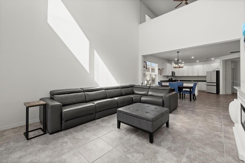 待售: $615,000 (4 贝兹, 3 浴室, 2600 平方英尺)