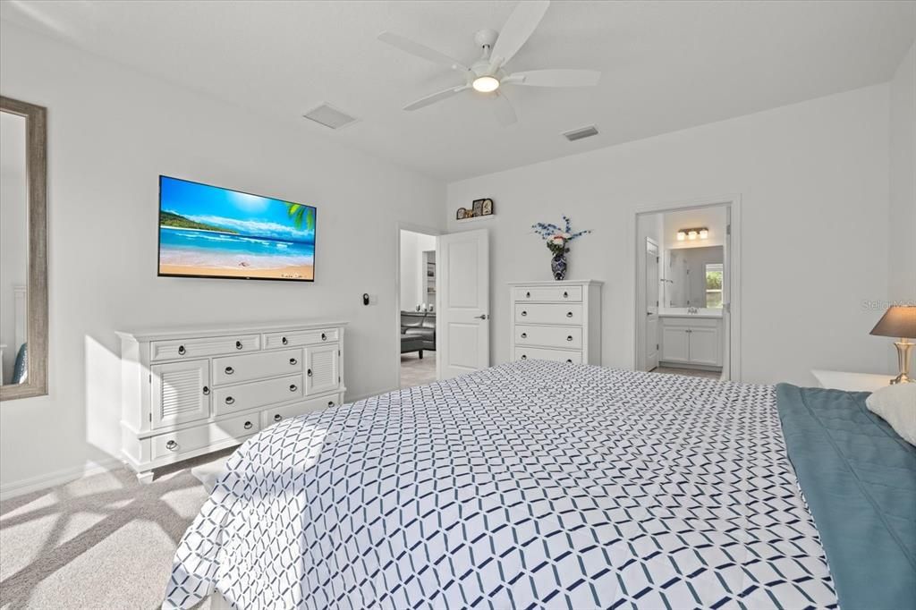 待售: $615,000 (4 贝兹, 3 浴室, 2600 平方英尺)