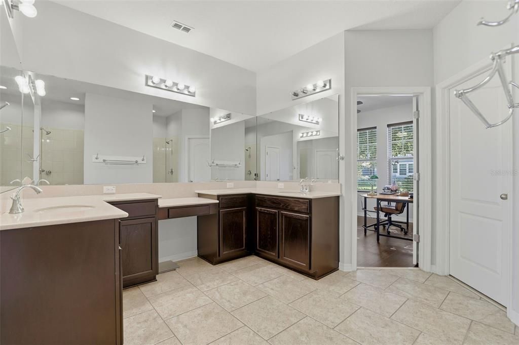 待售: $719,900 (5 贝兹, 3 浴室, 2762 平方英尺)