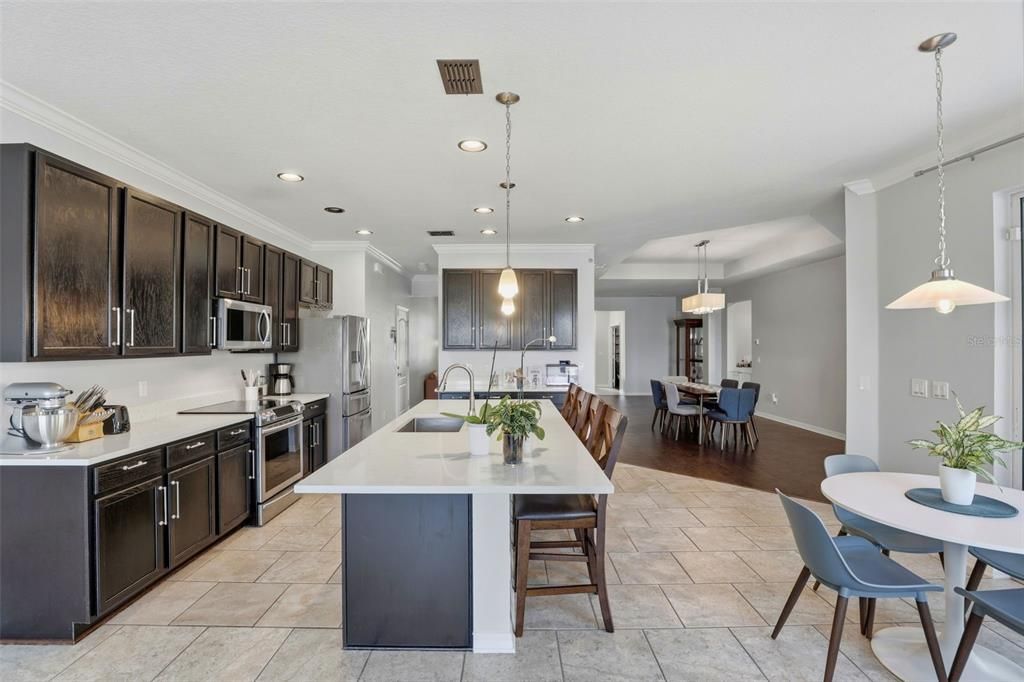 待售: $719,900 (5 贝兹, 3 浴室, 2762 平方英尺)