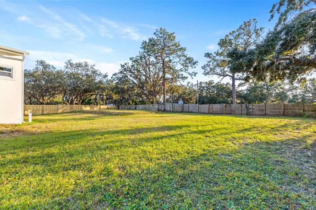 For Sale: $1,090,000 (6 beds, 3 baths, 4709 Square Feet)