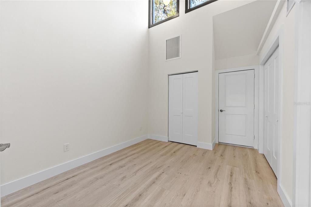 For Sale: $1,090,000 (6 beds, 3 baths, 4709 Square Feet)