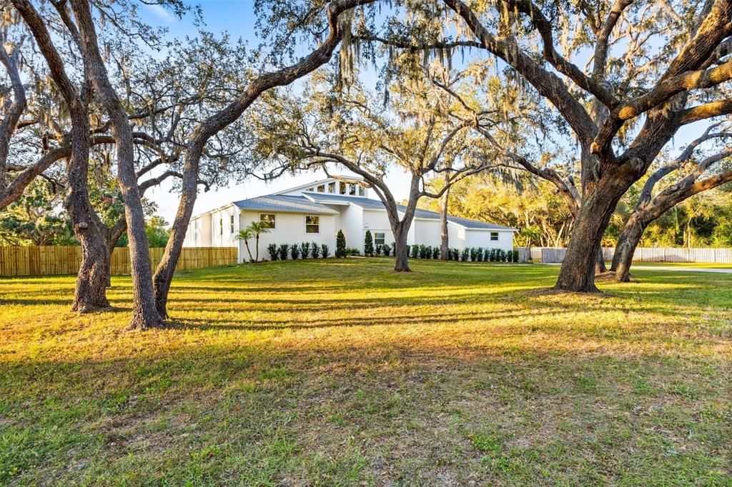 For Sale: $1,090,000 (6 beds, 3 baths, 4709 Square Feet)