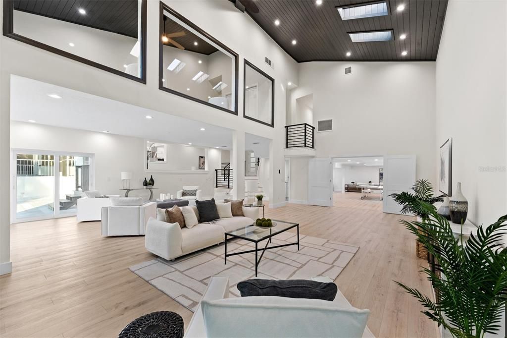 For Sale: $1,090,000 (6 beds, 3 baths, 4709 Square Feet)