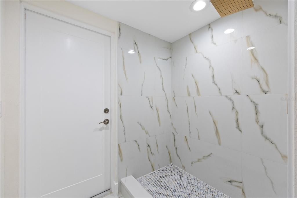 For Sale: $1,090,000 (6 beds, 3 baths, 4709 Square Feet)