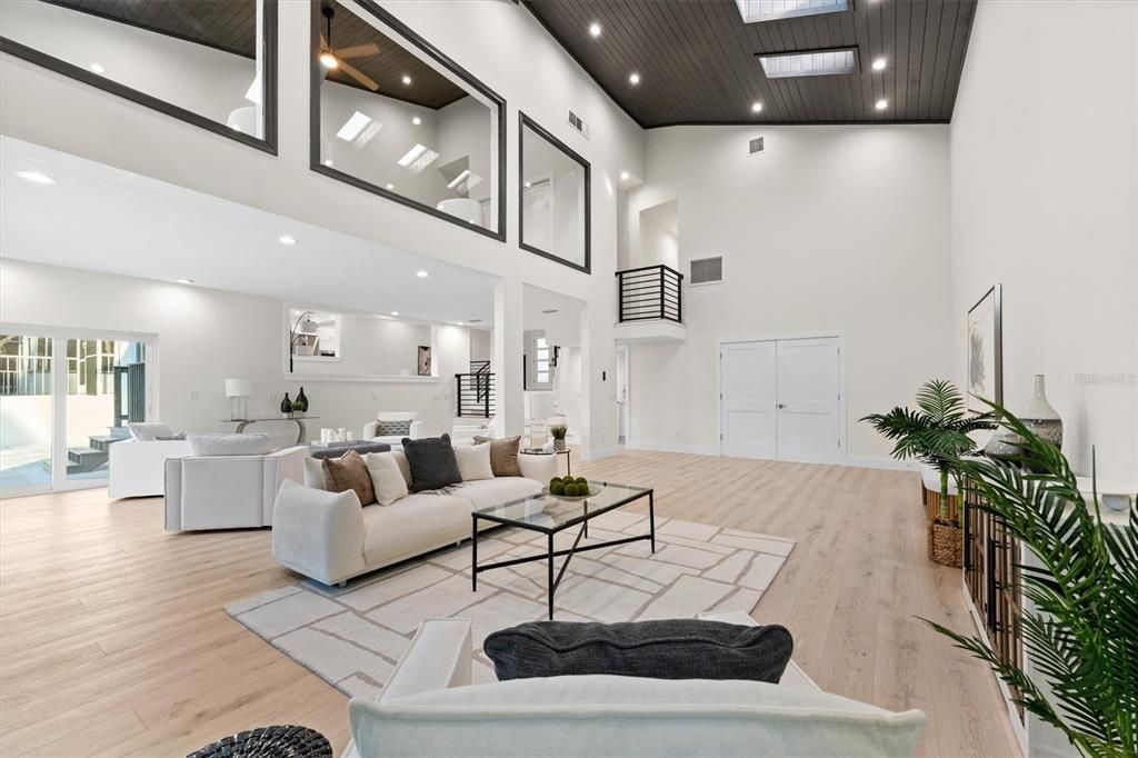 For Sale: $1,090,000 (6 beds, 3 baths, 4709 Square Feet)