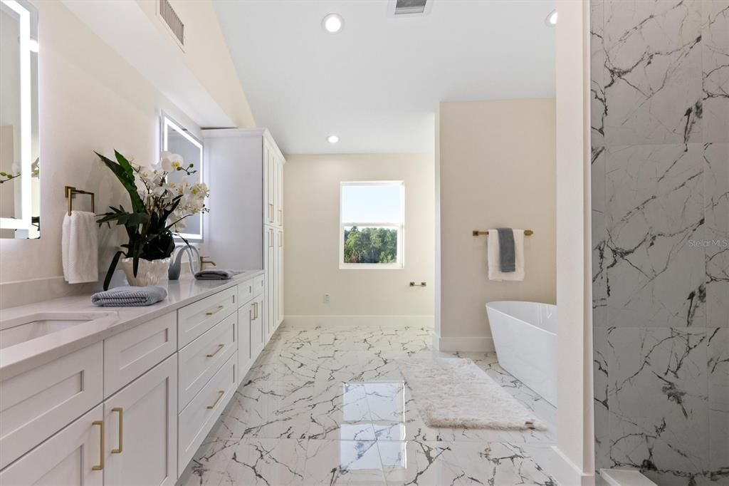 For Sale: $1,090,000 (6 beds, 3 baths, 4709 Square Feet)