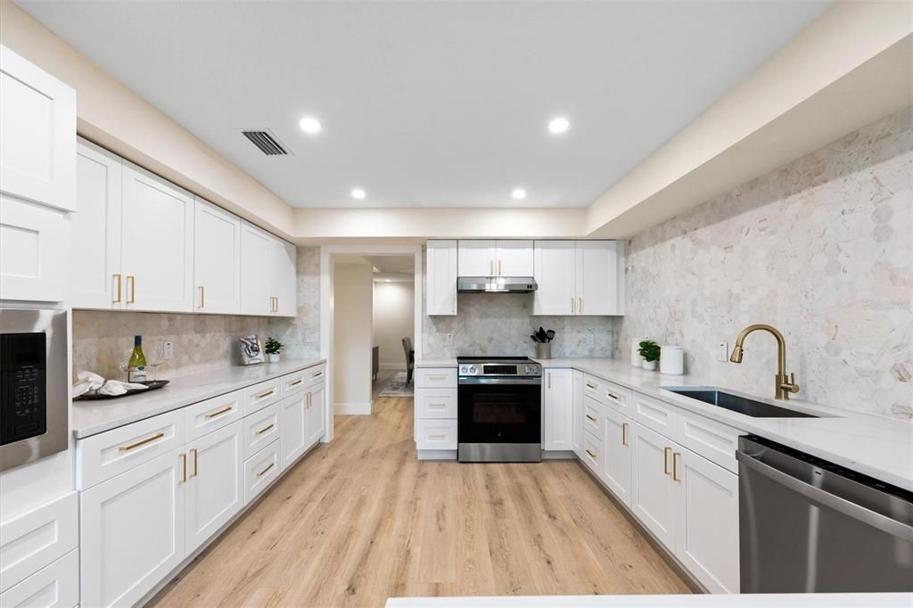 For Sale: $1,090,000 (6 beds, 3 baths, 4709 Square Feet)