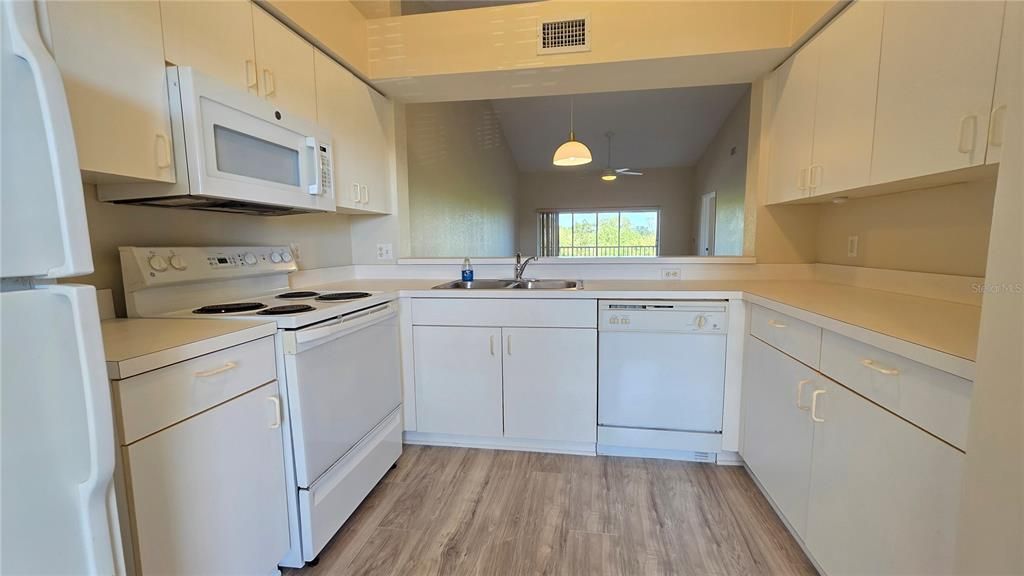 En Venta: $140,000 (2 camas, 2 baños, 1211 Pies cuadrados)